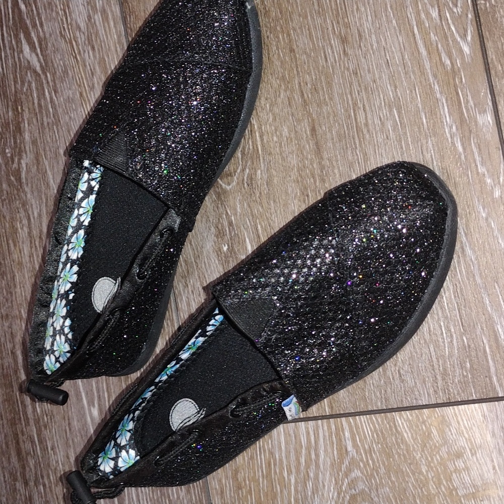 Maui Island girls black mesh glitter loafers. NWOT. Size 2